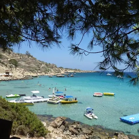 Millie Cyprus Villa Protarász