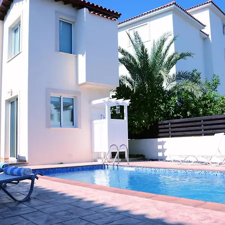 Millie Cyprus * Protarász